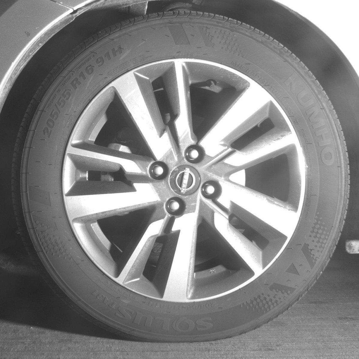 Used 2025 Nissan Versa SV image 12