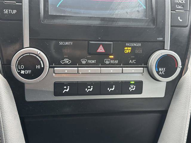 Used 2014 Toyota Camry L image 20