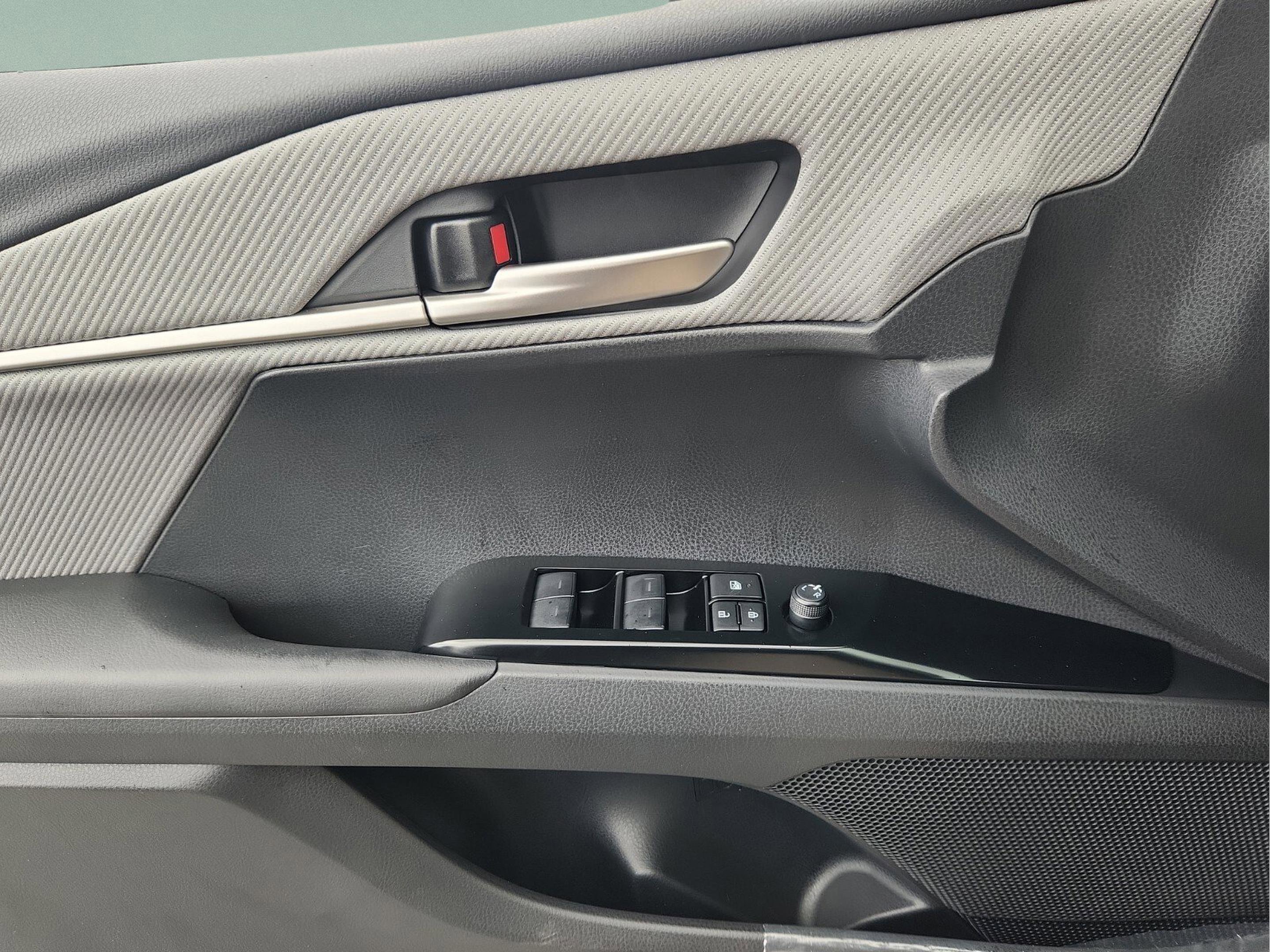 New 2026 Toyota Camry SE image 22