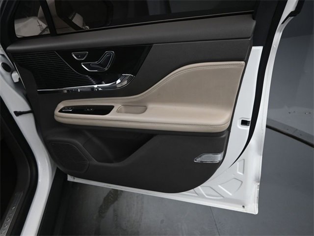 Used 2022 Lincoln Corsair Reserve w/ Equipment Group 201A image 20