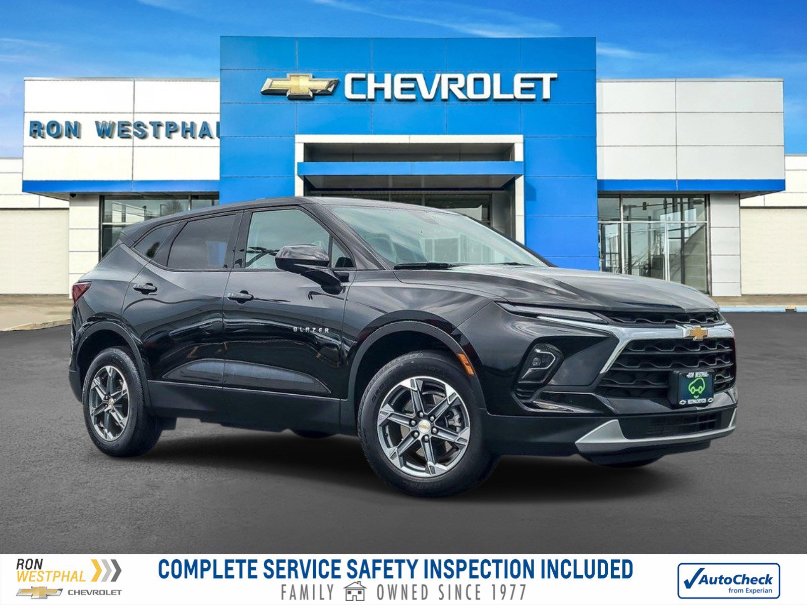 Certified 2025 Chevrolet Blazer LT AWD/4WD image 1