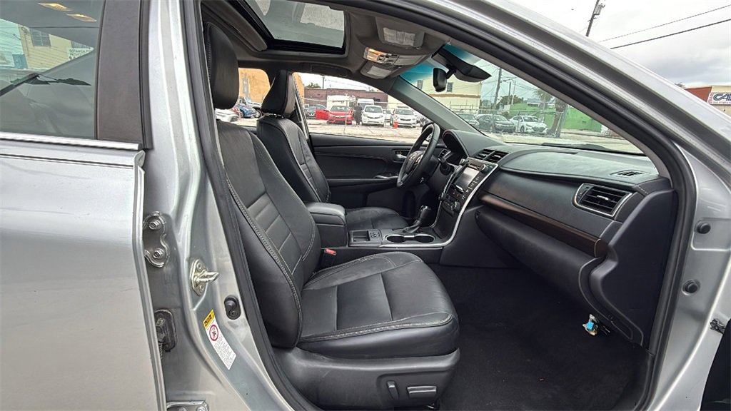 Used 2017 Toyota Camry XLE image 30