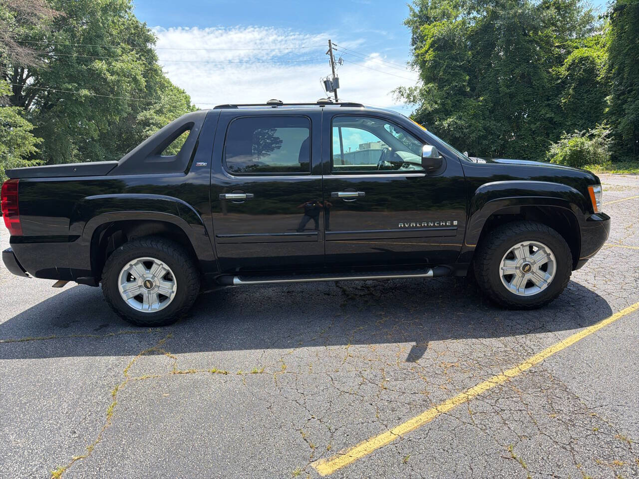 Used 2008 Chevrolet Avalanche LT RWD image 8