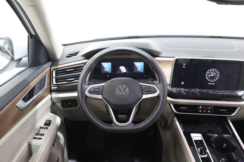 Used 2025 Volkswagen Atlas SE FWD image 11
