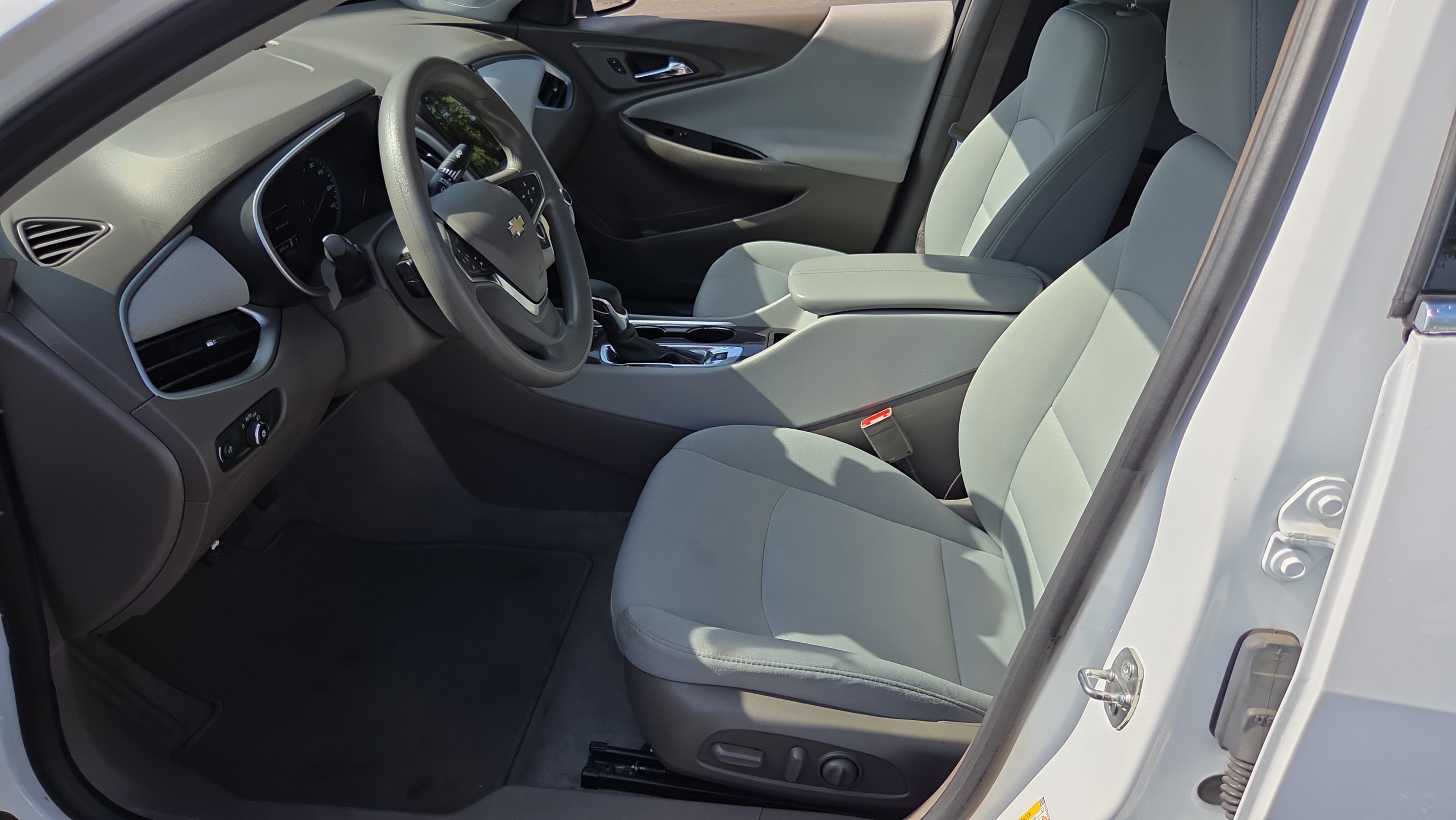 Certified 2024 Chevrolet Malibu LT FWD image 9