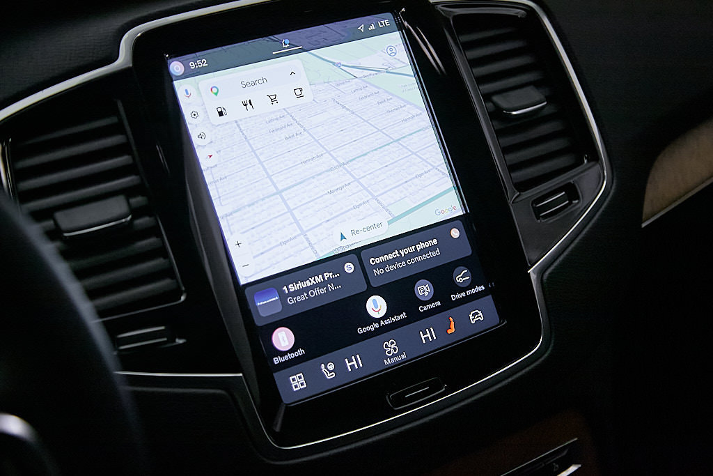 Certified 2024 Volvo XC90 B6 Plus w/ Protection Package Premier AWD/4WD image 15