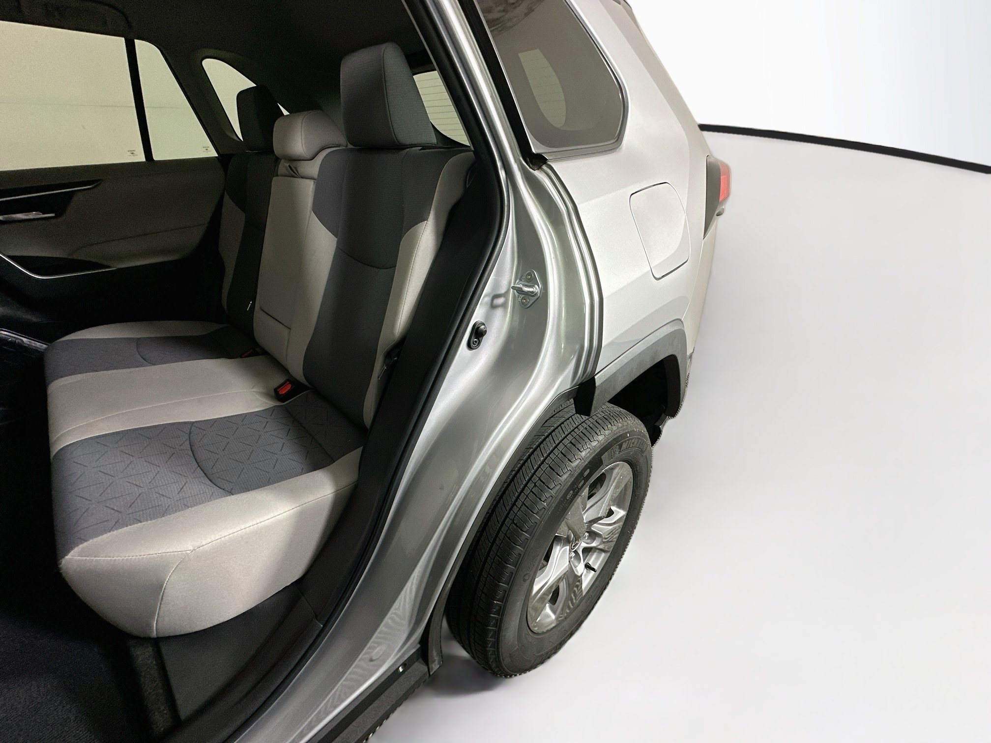 Used 2023 Toyota RAV4 XLE FWD image 26