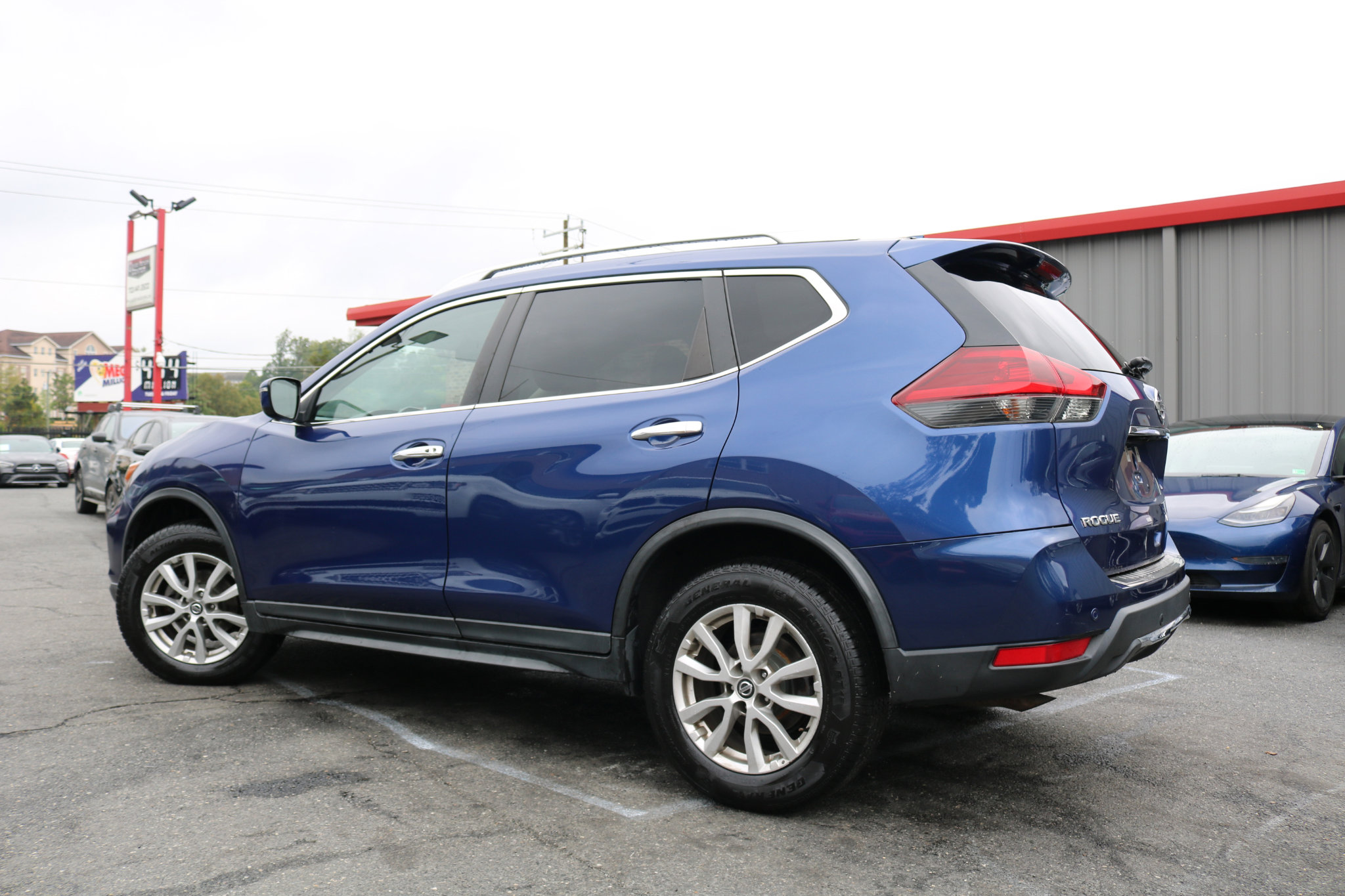 Used 2019 Nissan Rogue SV image 7