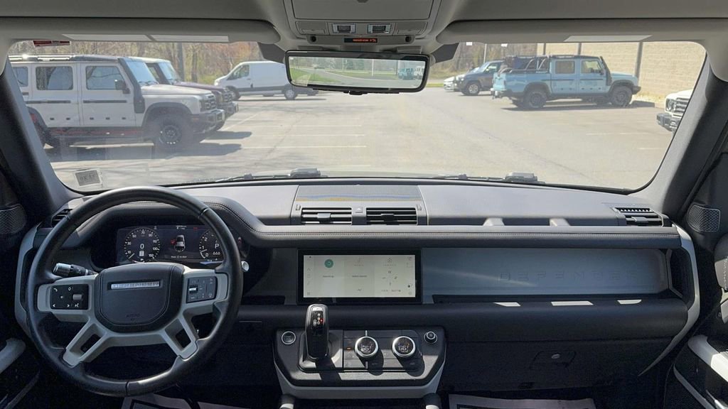 Used 2020 Land Rover Defender 110 SE image 10