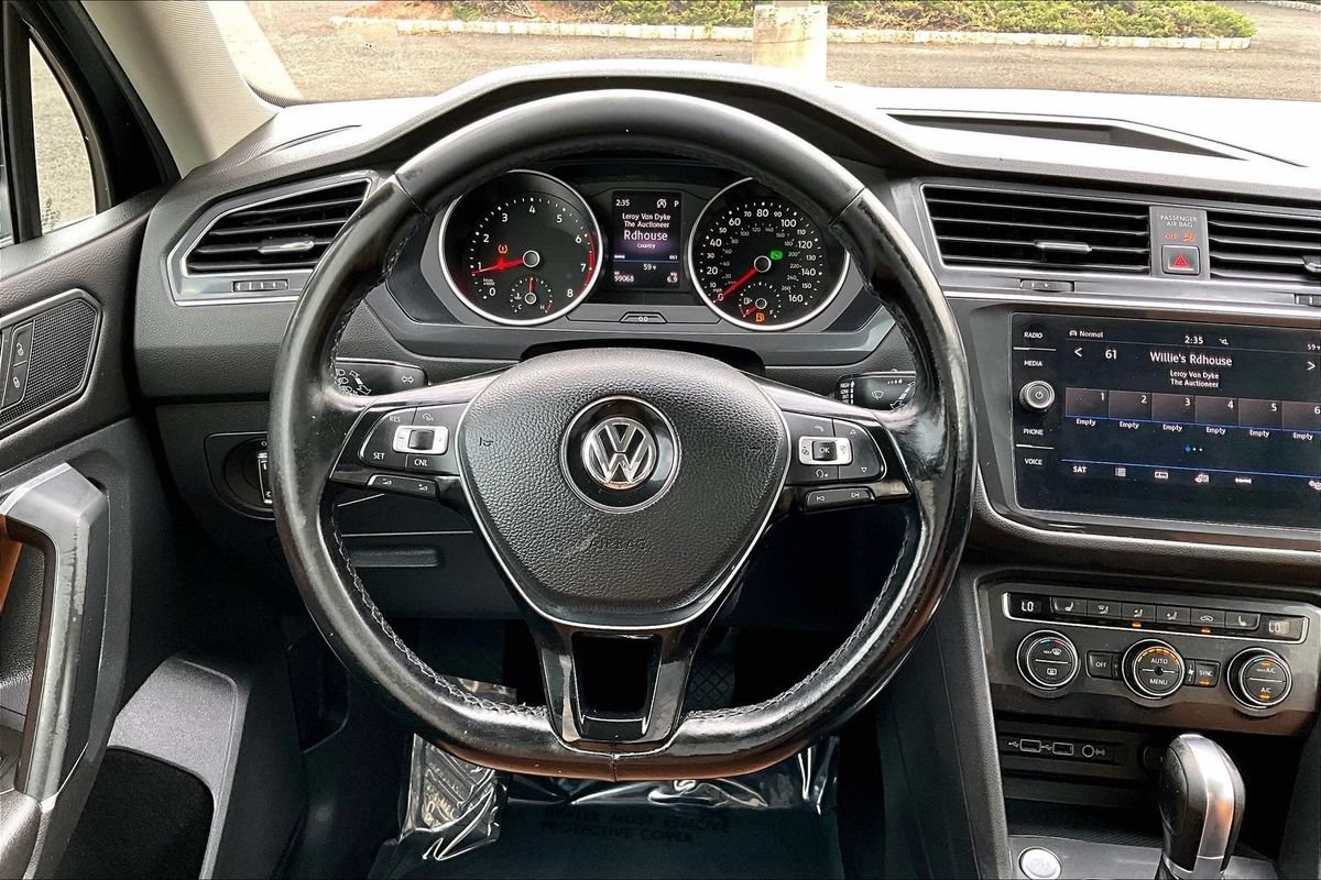 Used 2018 Volkswagen Tiguan SE w/ Panoramic Sunroof Package AWD/4WD image 20