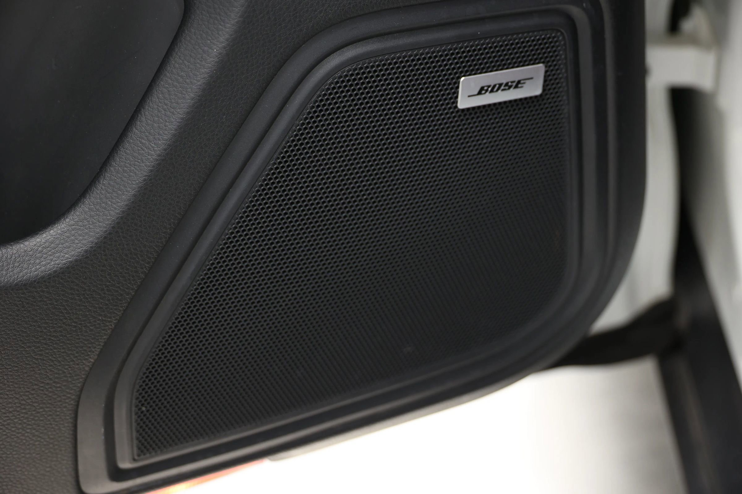 Used 2022 Porsche Macan image 45