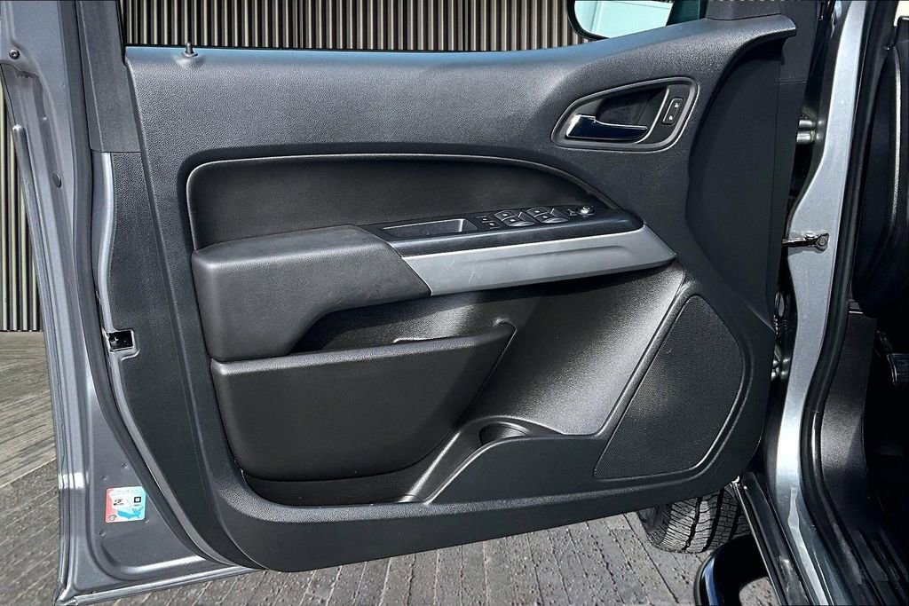 Used 2022 Chevrolet Colorado LT RWD image 25