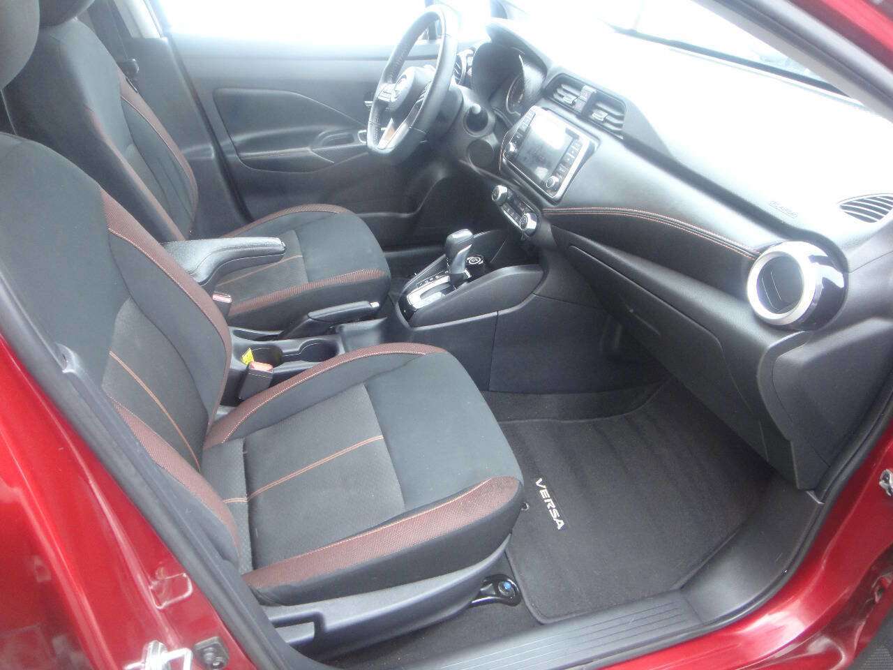 Used 2022 Nissan Versa SR w/ Convenience Package FWD image 13