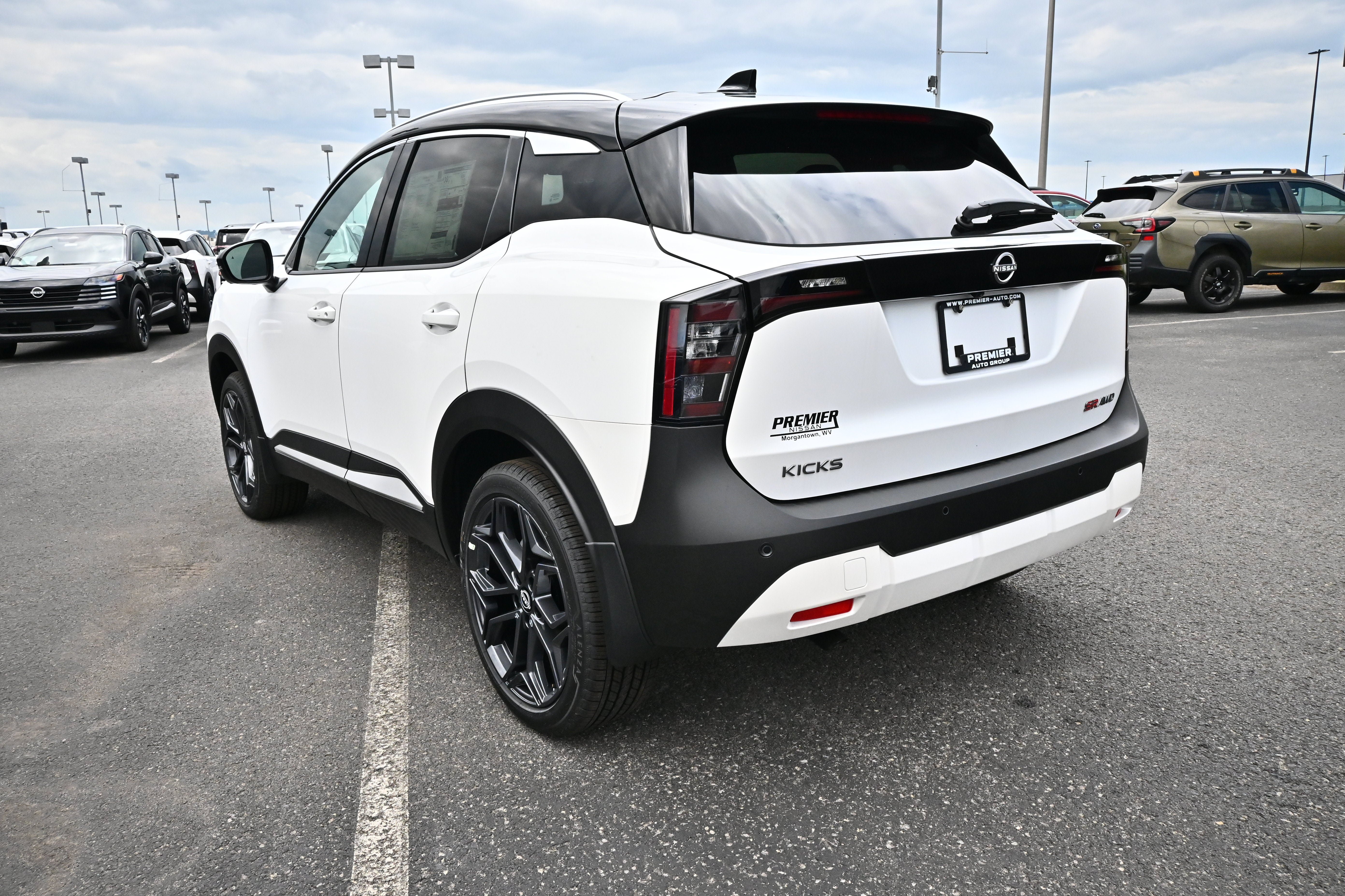 New 2026 Nissan Kicks SR w/ SR Premium Package AWD/4WD image 6