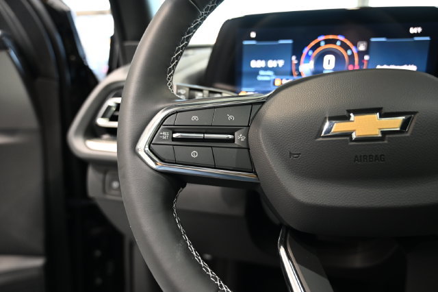 New 2027 Chevrolet Traverse LT w/ LPO, Floor Liner Package FWD image 24