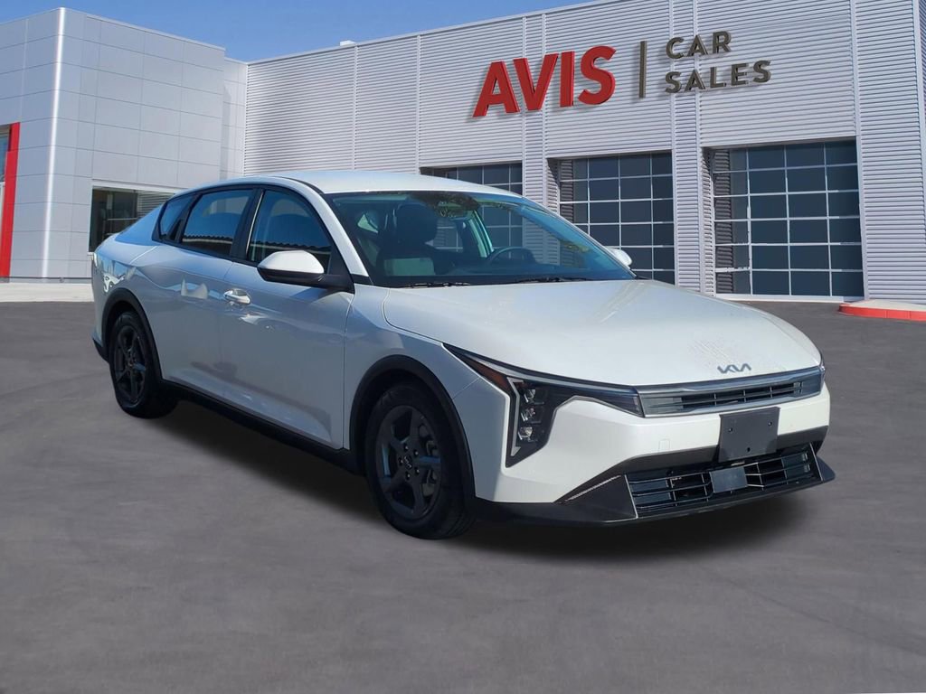 Used 2025 Kia K4 FWD image 3