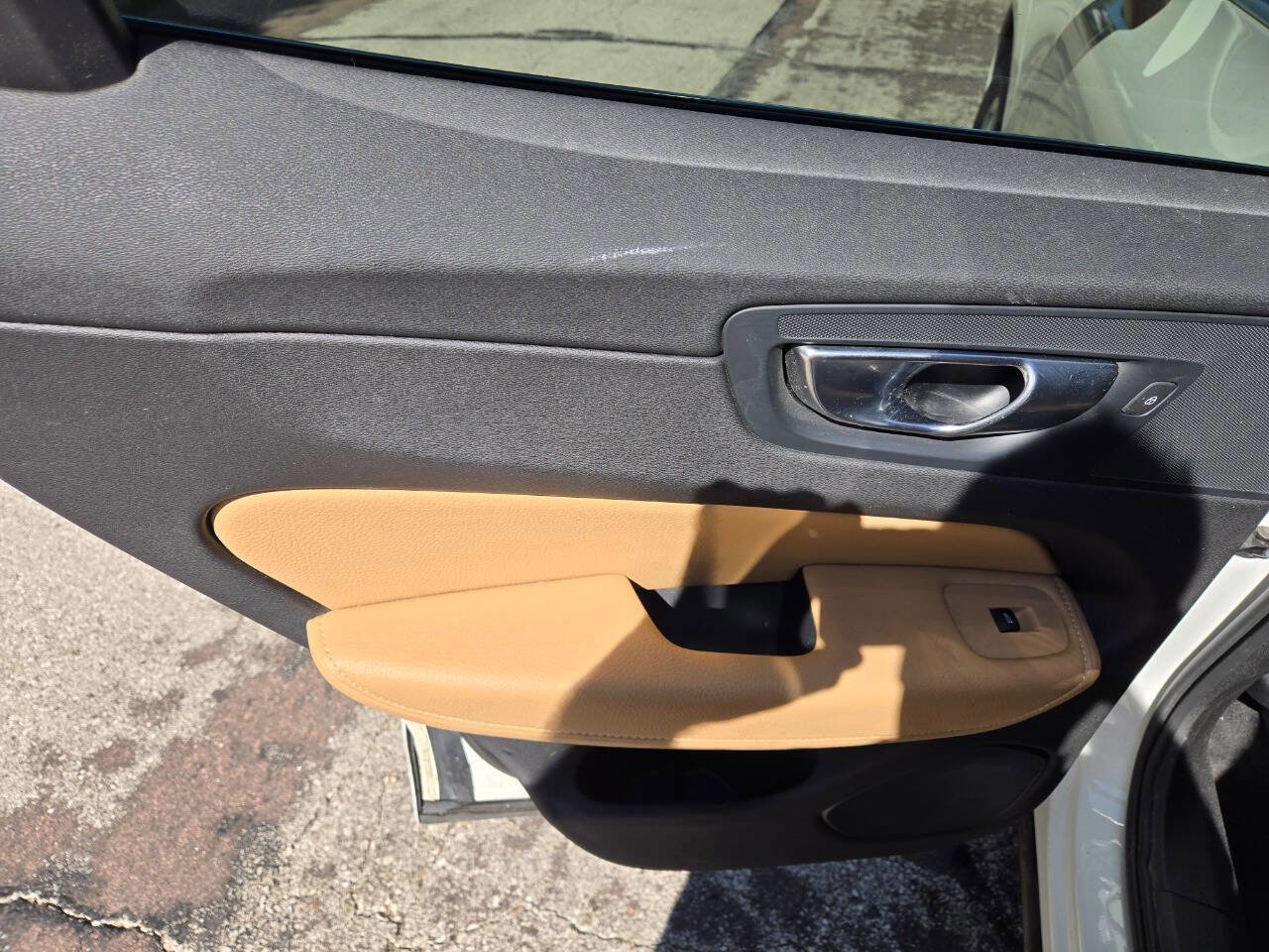 Used 2020 Volvo XC60 T5 Momentum AWD/4WD image 19