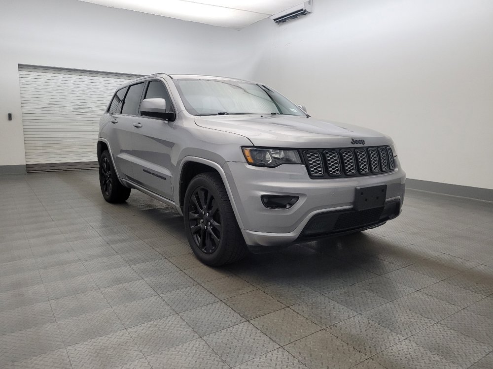 Used 2018 Jeep Grand Cherokee Altitude image 13