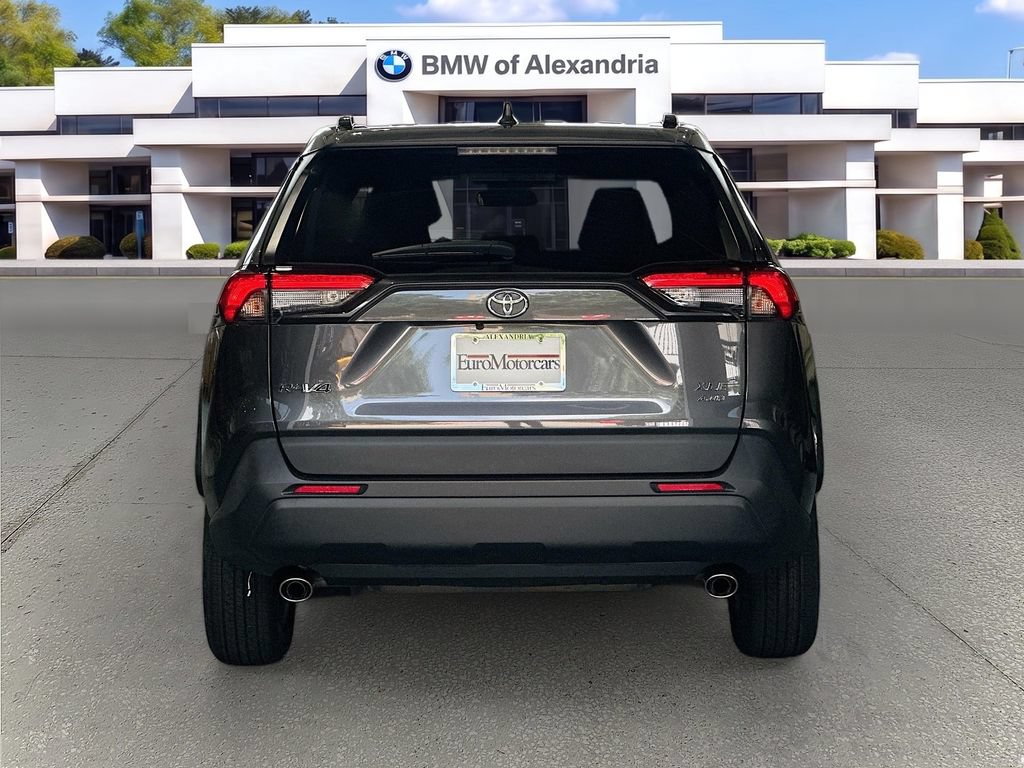 Used 2022 Toyota RAV4 XLE AWD/4WD image 6