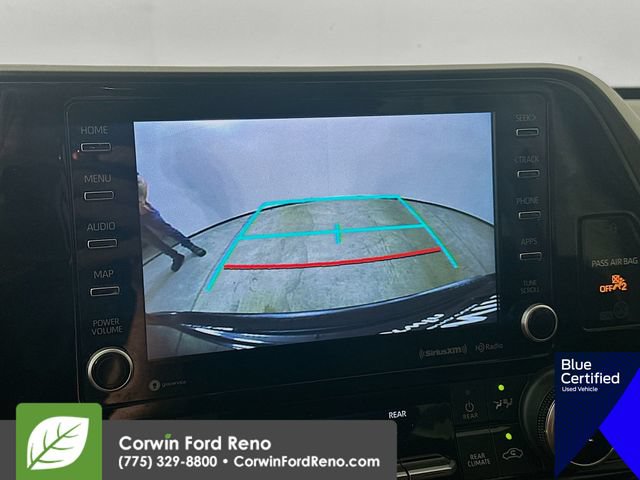 Used 2022 Toyota Highlander LE AWD/4WD image 16