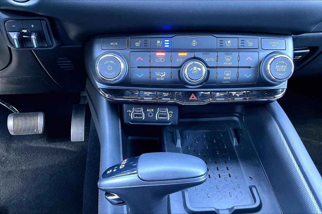 Certified 2025 Dodge Durango R/T AWD/4WD image 12