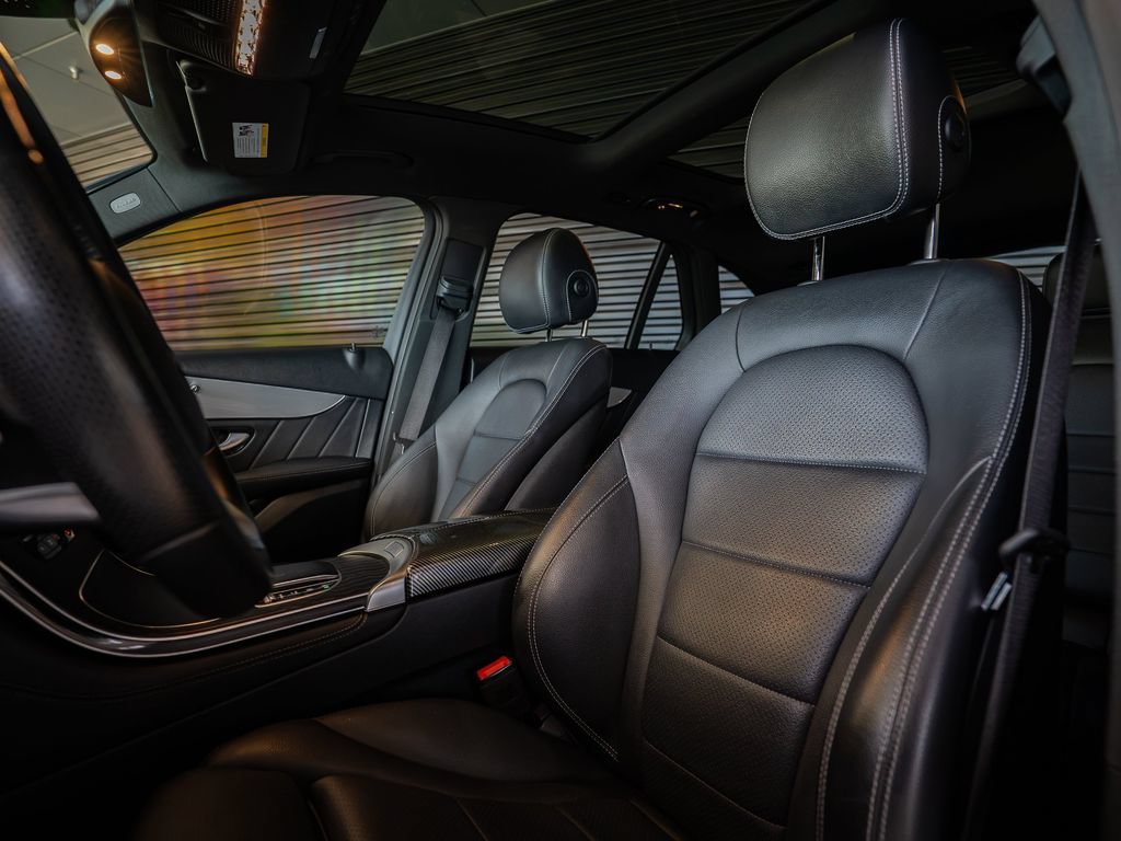 Used 2021 Mercedes-Benz GLC 300 w/ AMG Line image 5