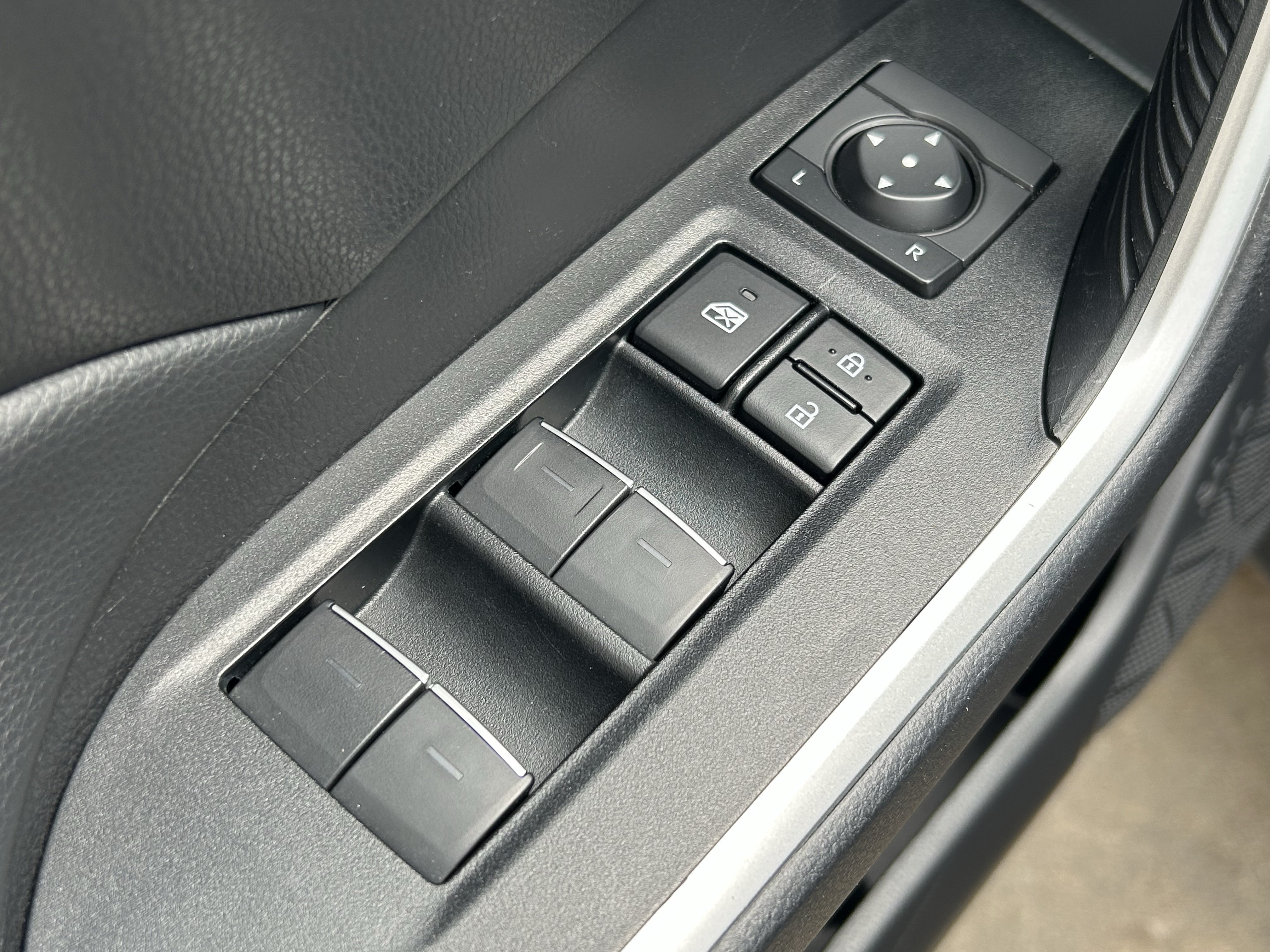 Certified 2025 Toyota RAV4 XLE FWD image 16