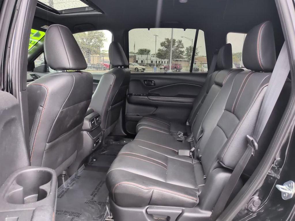 Used 2025 Honda Passport TrailSport image 14