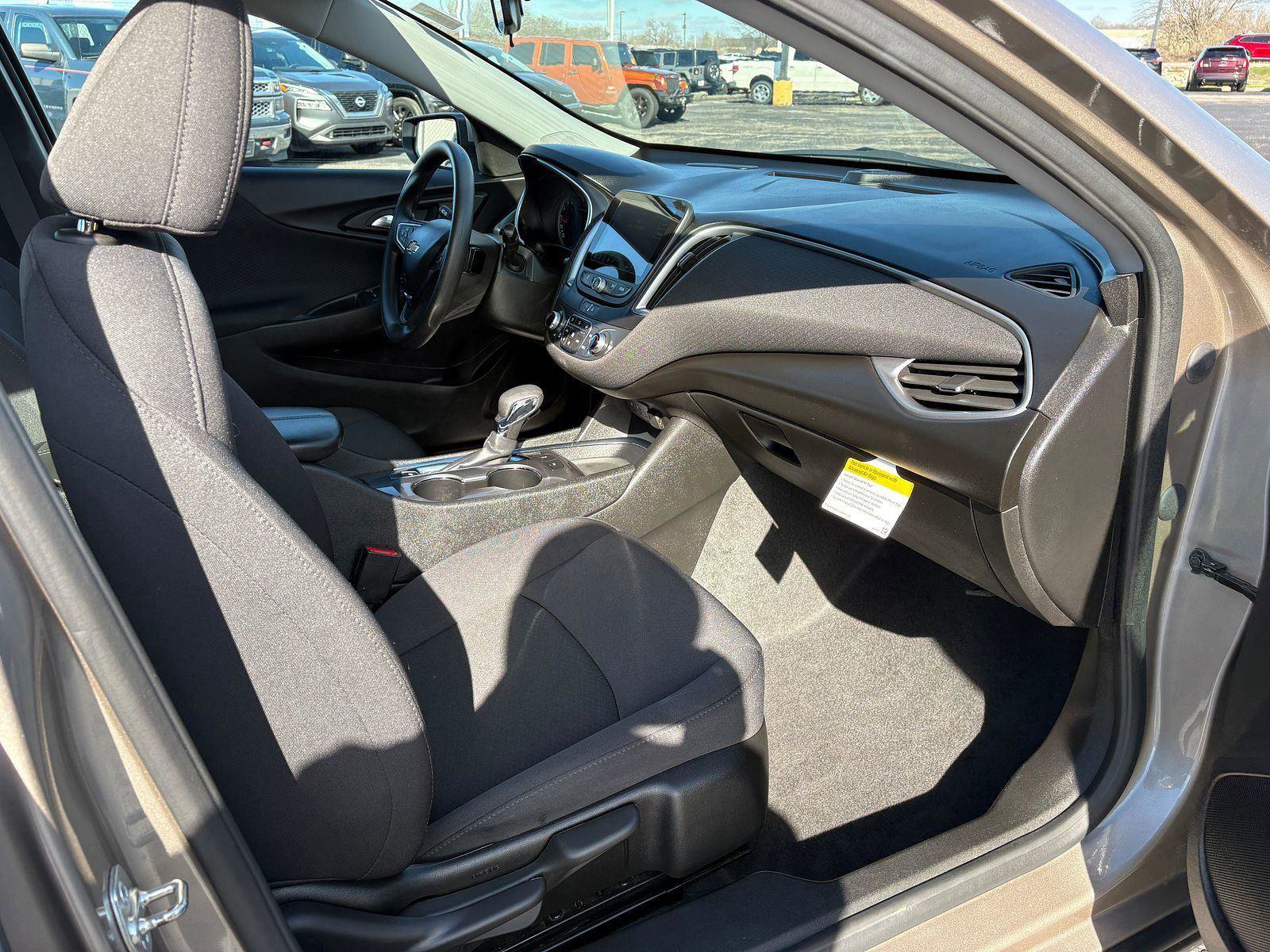 Used 2024 Chevrolet Malibu LT image 10