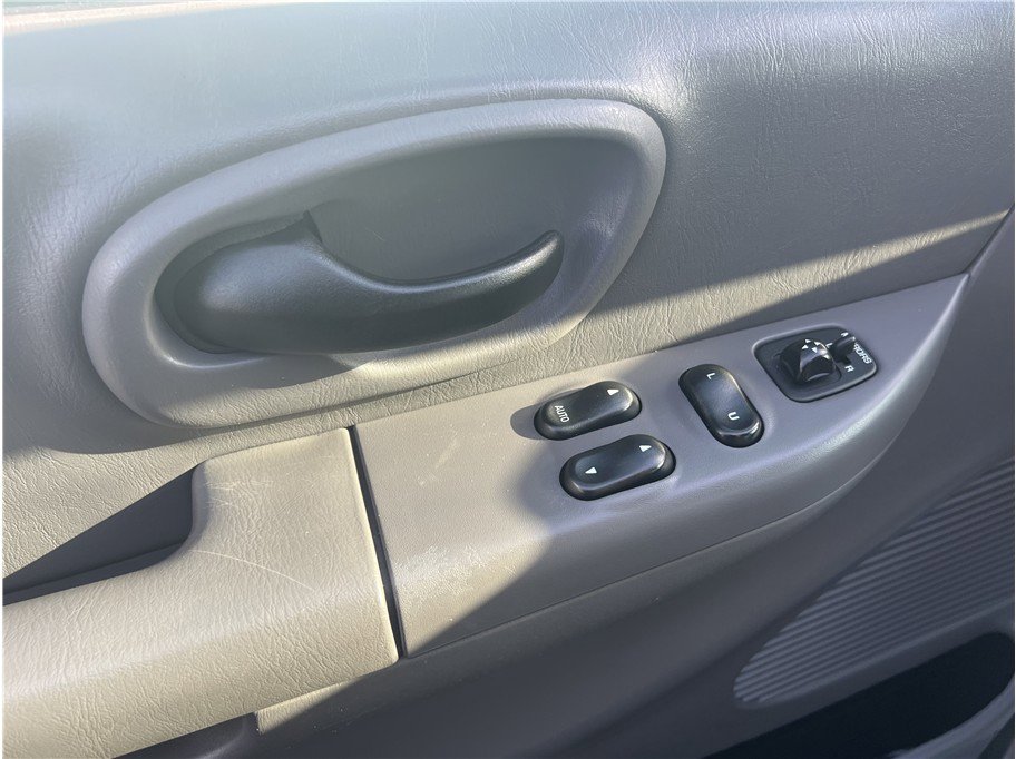 Used 2000 Ford F150 Short Bed 4D image 15
