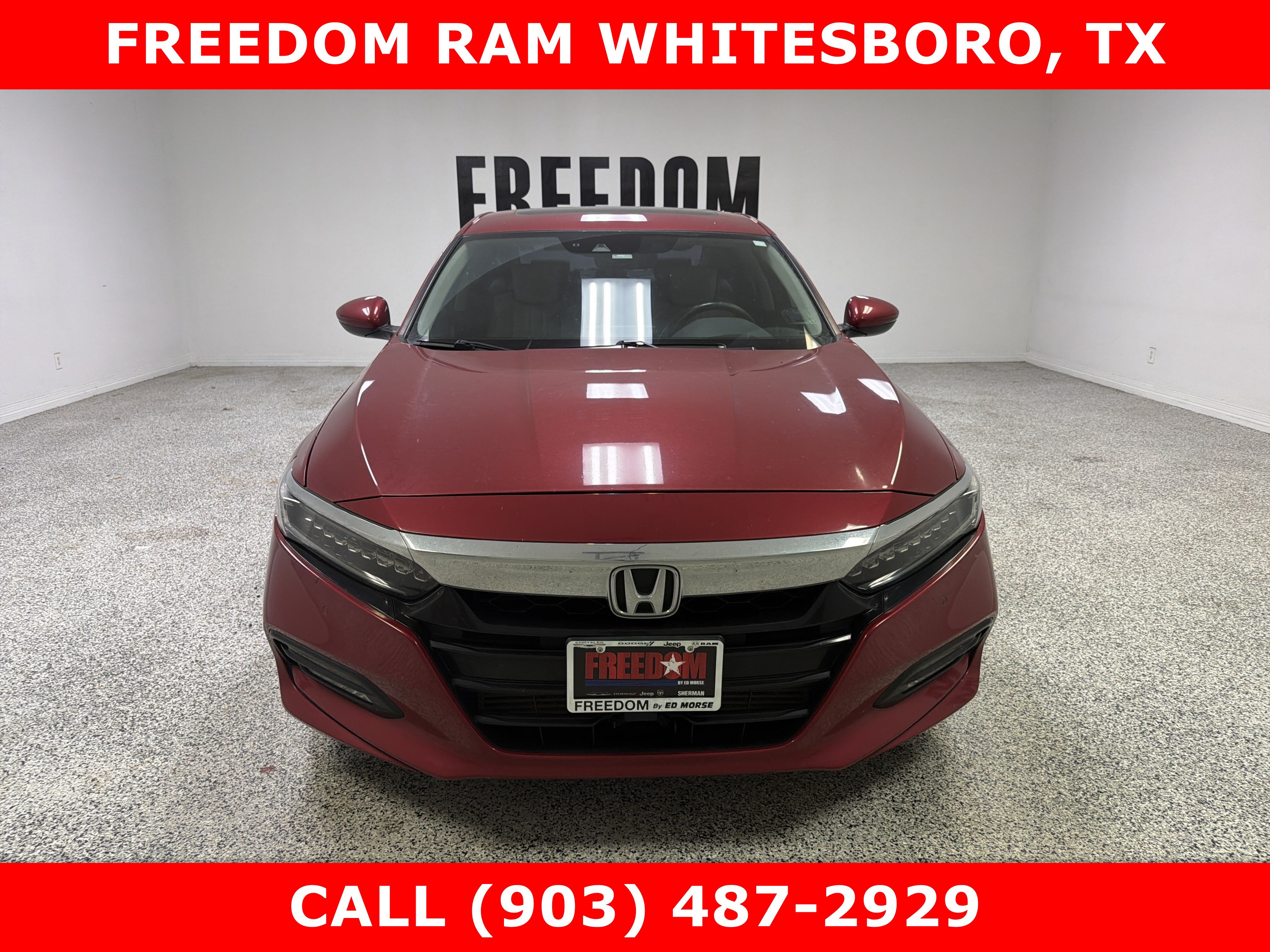 Used 2018 Honda Accord Touring image 2