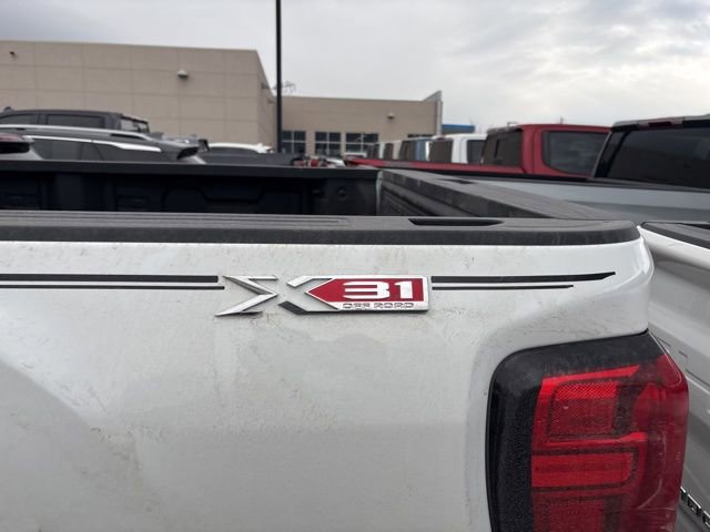 Used 2025 GMC Sierra 3500 SLE w/ SLE Value Package image 15