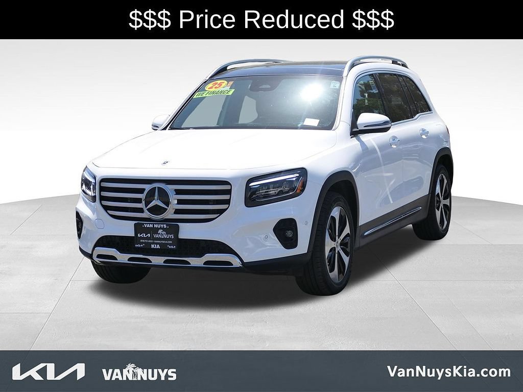 Used 2025 Mercedes-Benz GLB 250 4MATIC image 38
