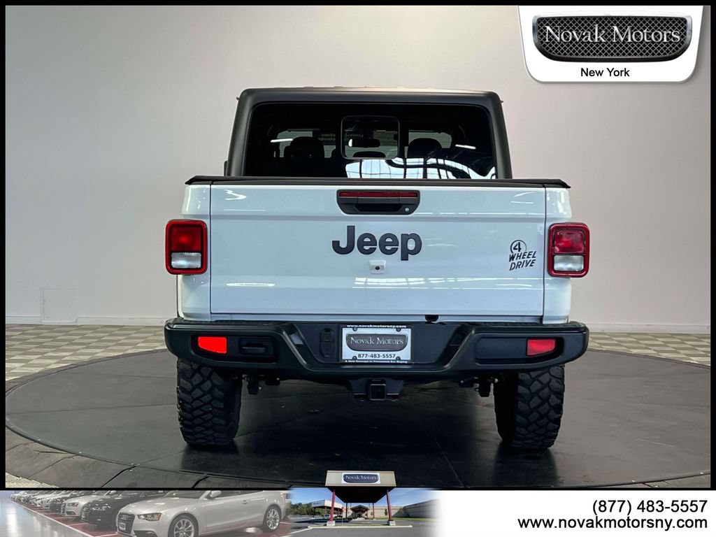 Used 2022 Jeep Gladiator Sport AWD/4WD image 7
