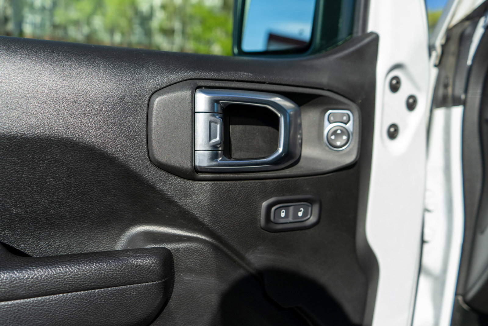 Used 2022 Jeep Wrangler Willys AWD/4WD image 14