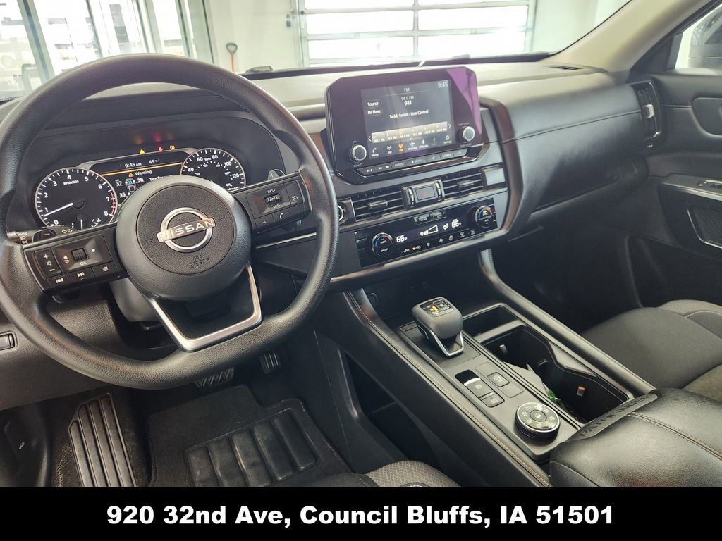Used 2024 Nissan Pathfinder S image 20