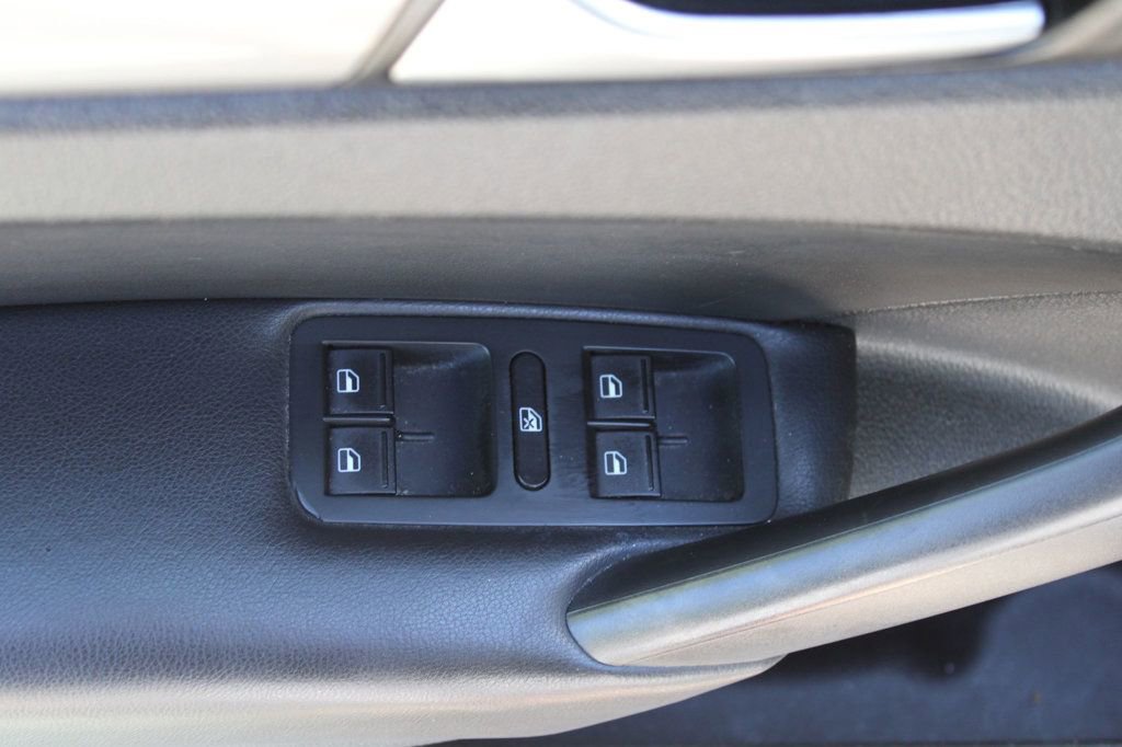 Used 2015 Volkswagen Passat 1.8T Wolfsburg Edition image 20