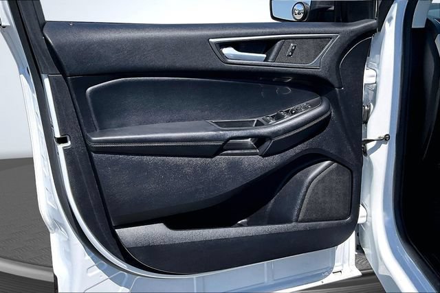 Used 2021 Ford Edge SE FWD image 19