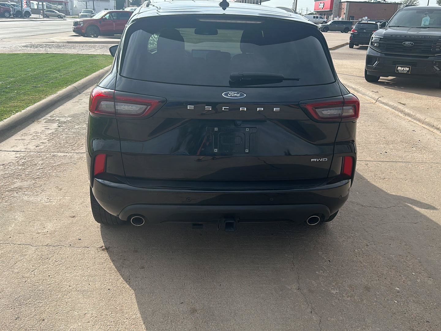 Used 2024 Ford Escape ST-Line Elite w/ Premium Technology Package AWD/4WD image 8