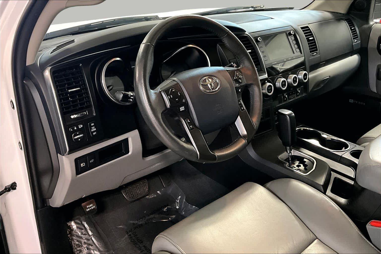Used 2020 Toyota Sequoia Limited w/ Safety & Convenience Package AWD/4WD image 17