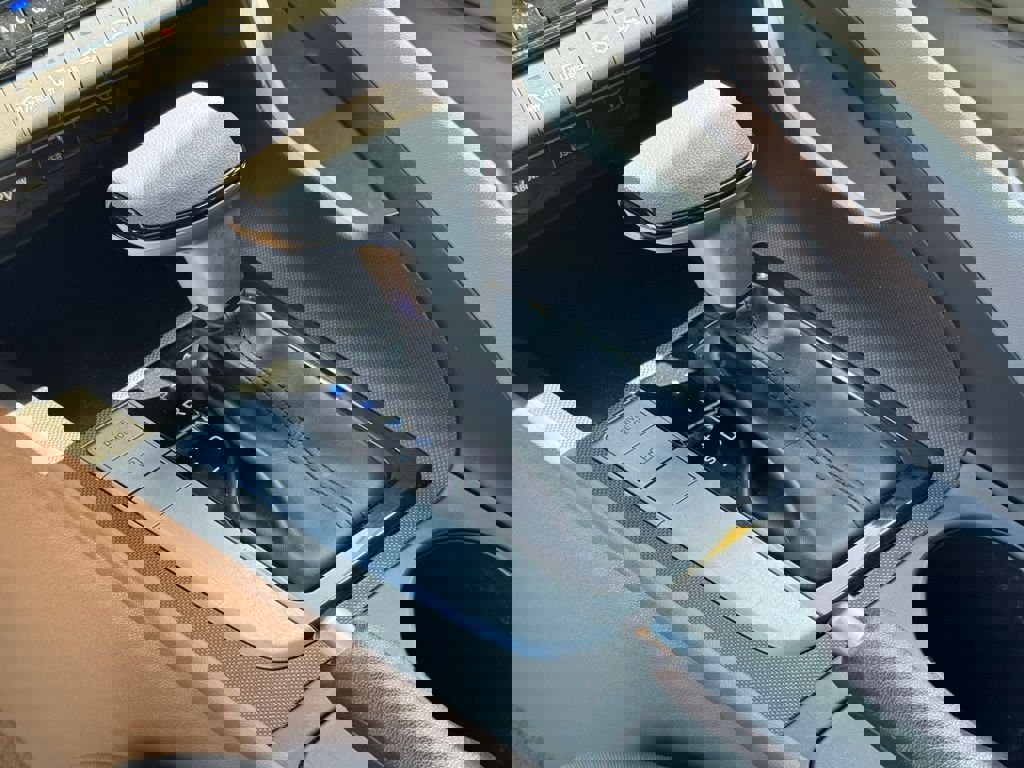 Used 2024 Hyundai Elantra SEL image 31