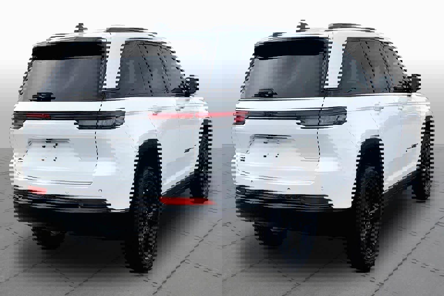 Used 2022 Jeep Grand Cherokee Altitude AWD/4WD image 13