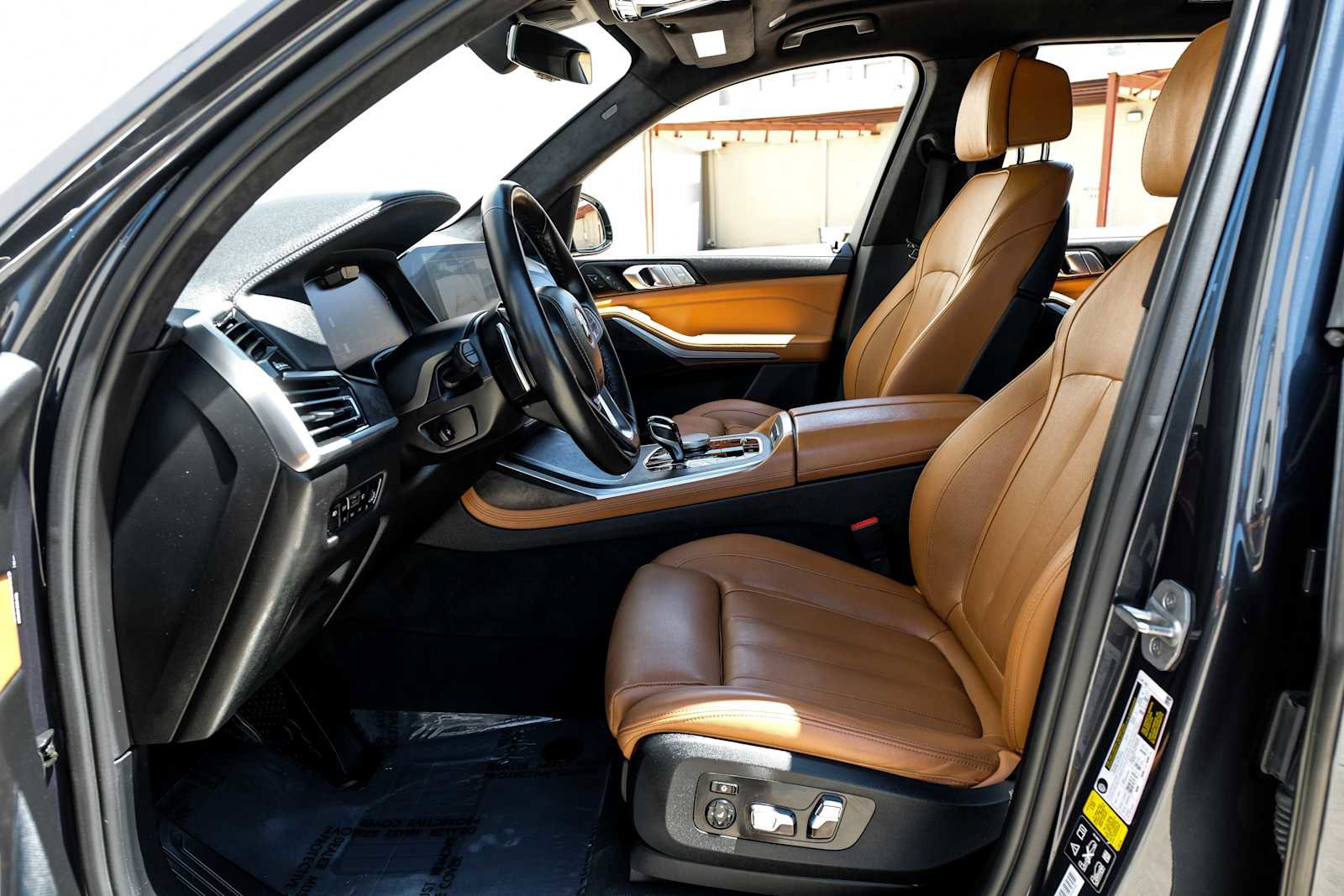 Used 2022 BMW X7 xDrive40i w/ Premium Package image 4