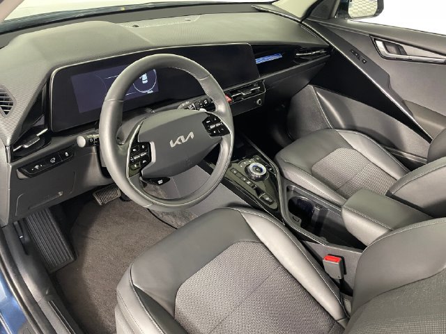 Used 2023 Kia Niro Wind w/ Wind Preserve Package FWD image 3