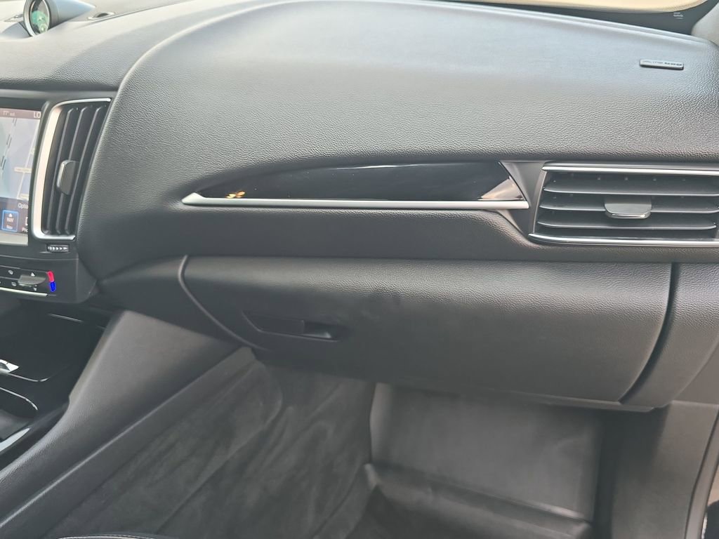 Used 2018 Maserati Levante image 34