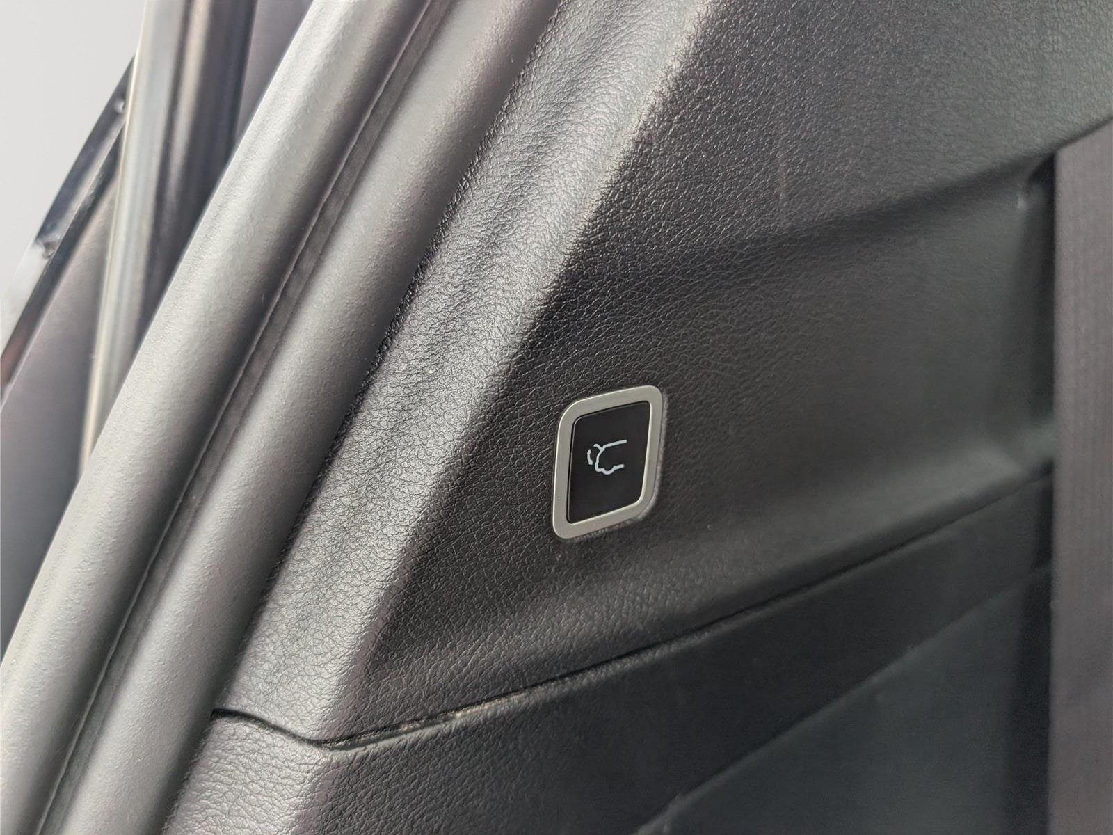 Used 2025 Chrysler Pacifica Select FWD image 14