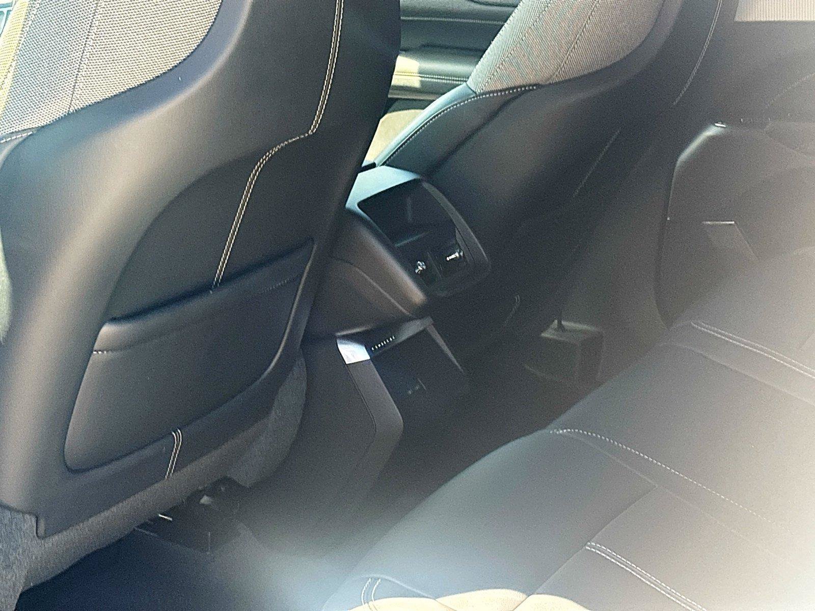 Used 2024 Cadillac Lyriq Tech RWD image 13