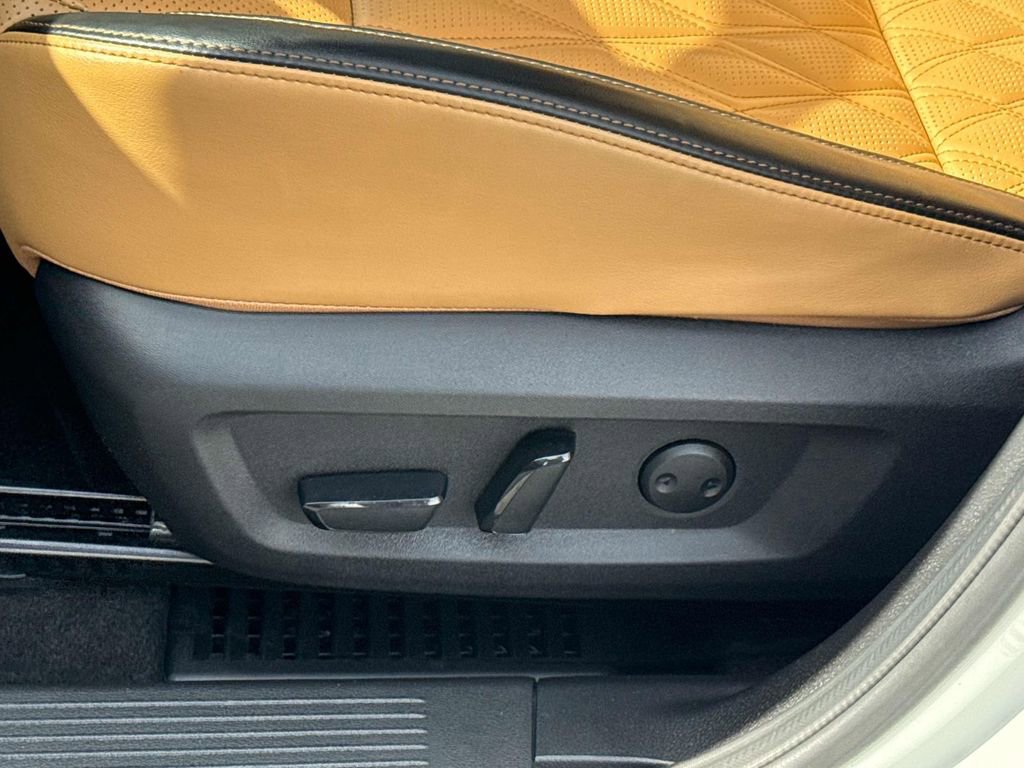 Used 2023 Nissan Rogue Platinum w/ Platinum Premium Package FWD image 25