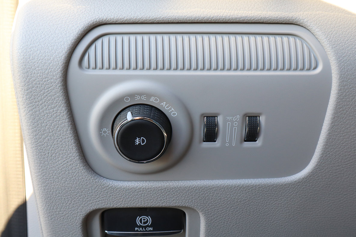 New 2025 Jeep Wagoneer w/ Premium Group I image 13