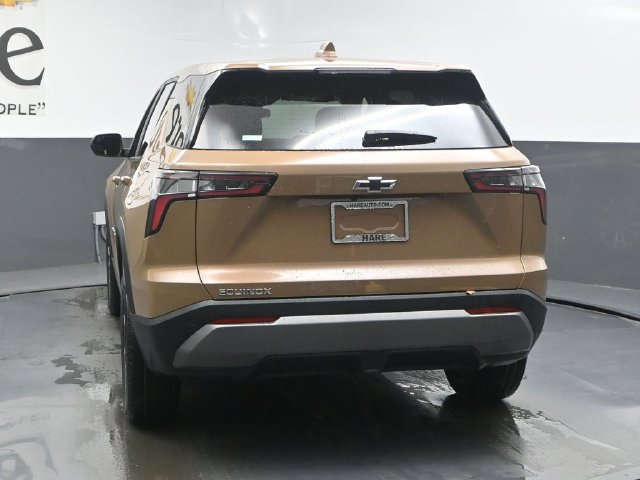 New 2027 Chevrolet Equinox LT w/ LPO, Floor Liner Package FWD image 13